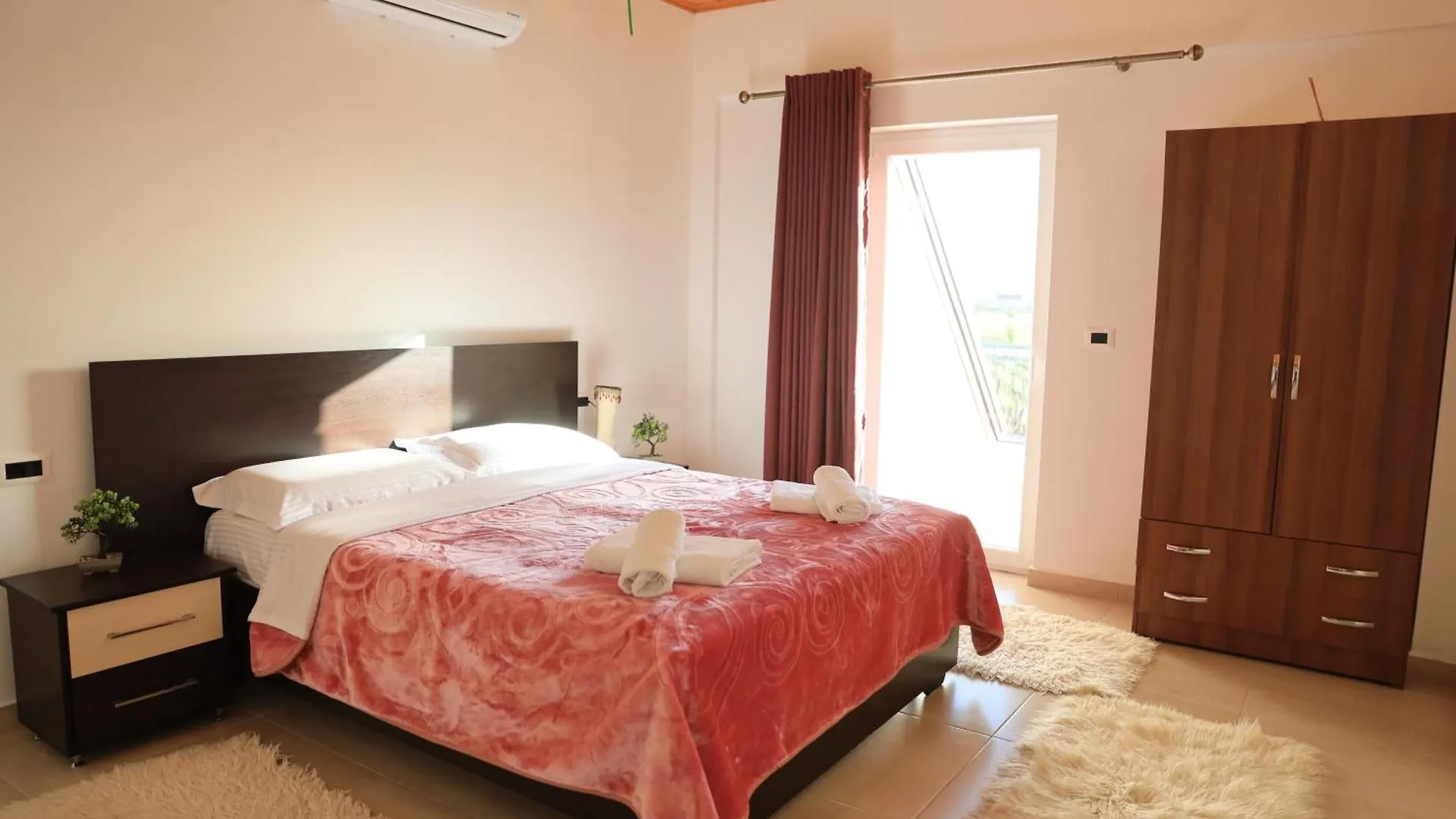 Hotel Lahuta E Vjeter Agroturizem Lac