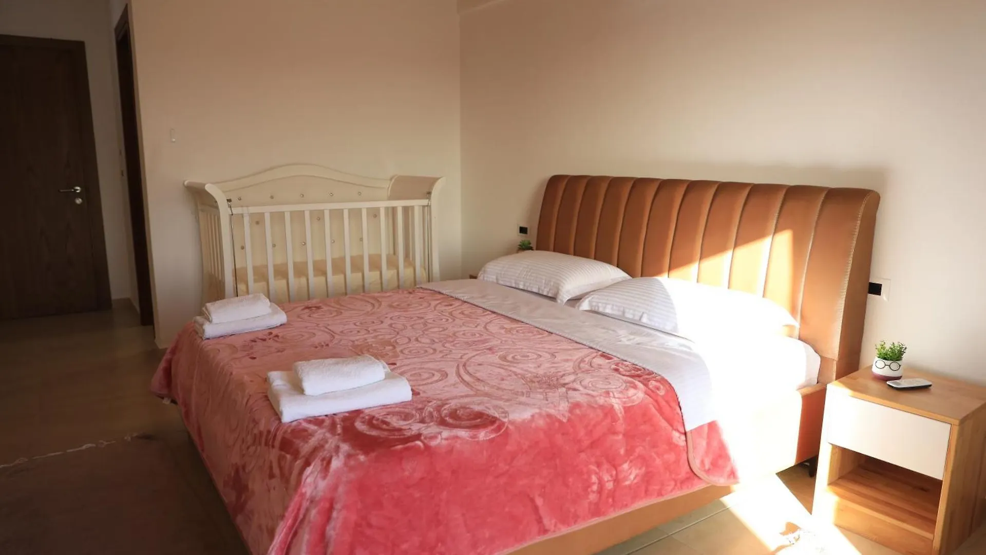 Hotel Lahuta E Vjeter Agroturizem Lac