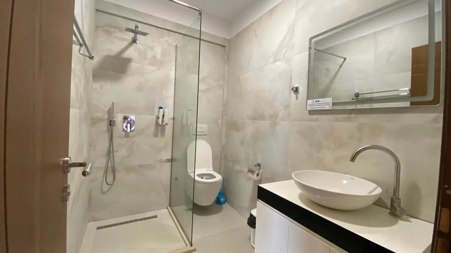 Hotel Lahuta E Vjeter Agroturizem Lac