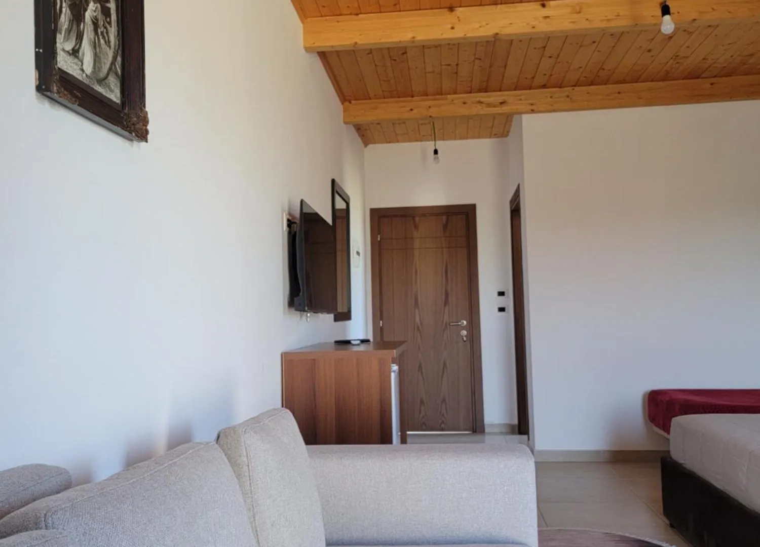 Hotel Lahuta E Vjeter Agroturizem Lac