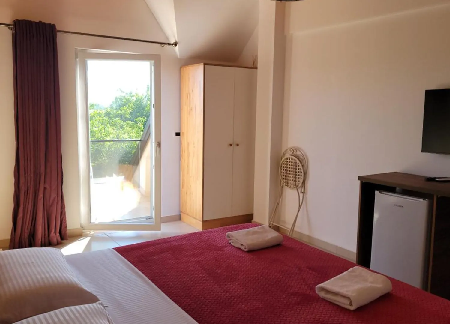 Hotel Lahuta E Vjeter Agroturizem Lac