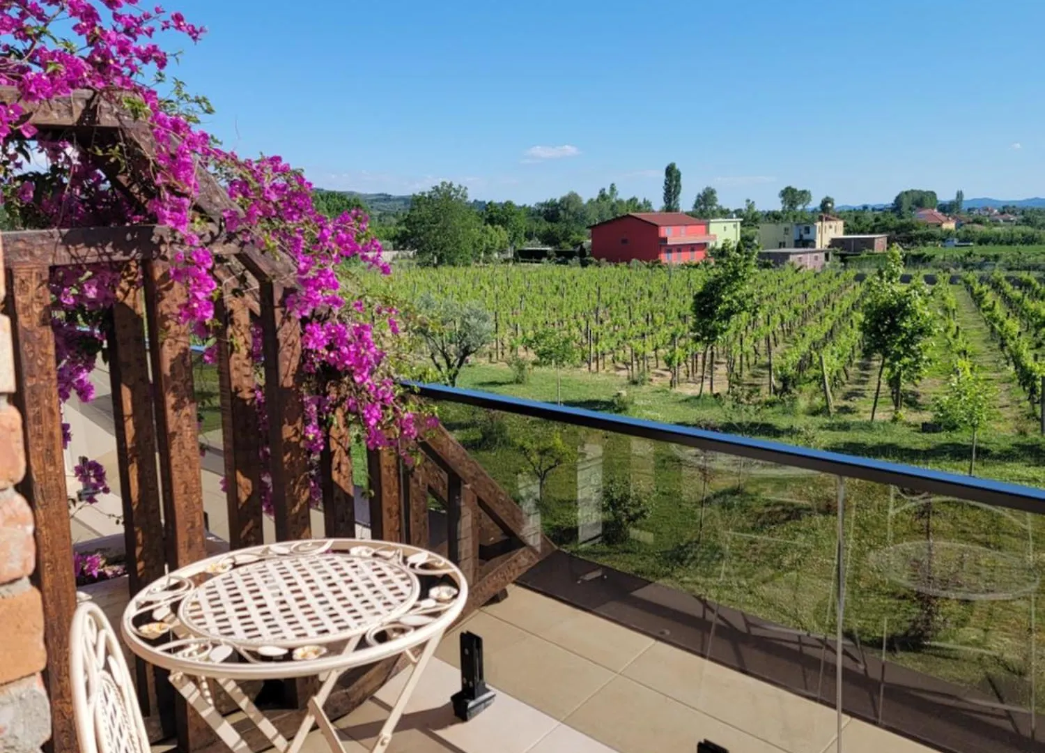 Hotel Lahuta E Vjeter Agroturizem Lac 3*,  Albánie