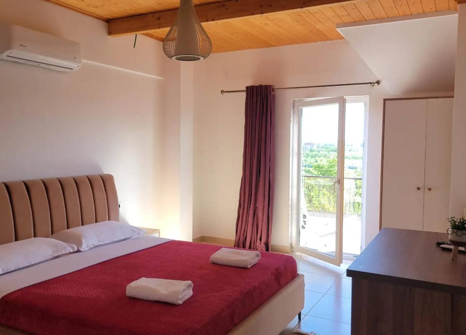 Hotel Lahuta E Vjeter Agroturizem Lac