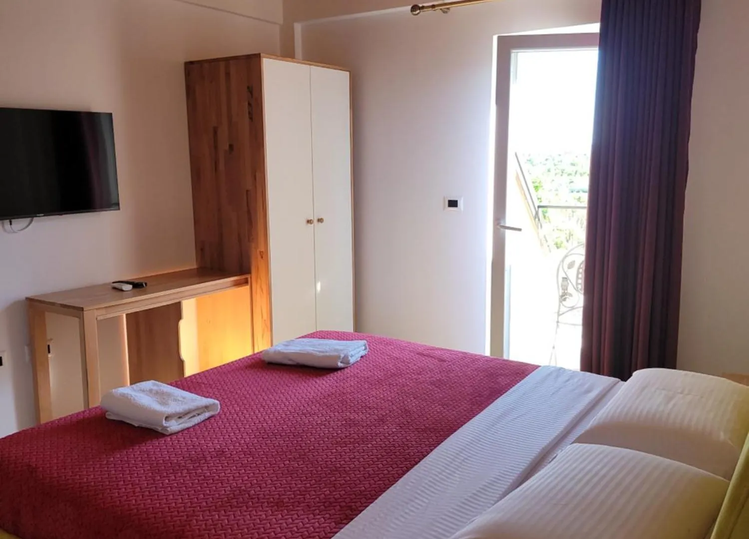 Hotel Lahuta E Vjeter Agroturizem Lac